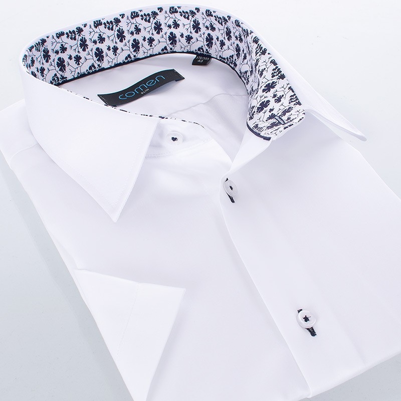 Biała koszula Comen z krótkim rękawem i wykończeniem w czarne kwiaty - slim