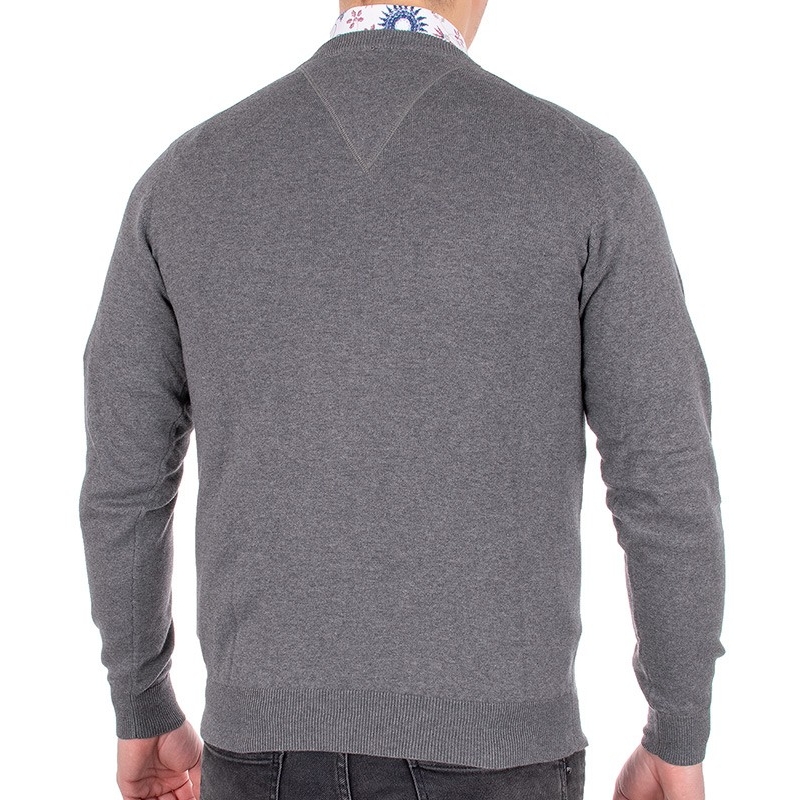 Szary bawełniany sweter Adriano Guinari w szpic (serek)