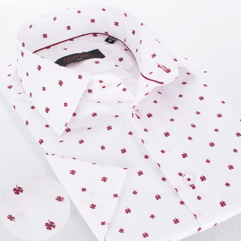 Koszula Comen z krótkim rękawem - biała w jodełkę ze wzorem w czerwone koniczyny