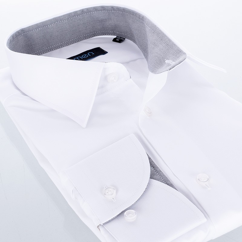 Biała gładka koszula regular Comen z szarym wykończeniem -fason prosty